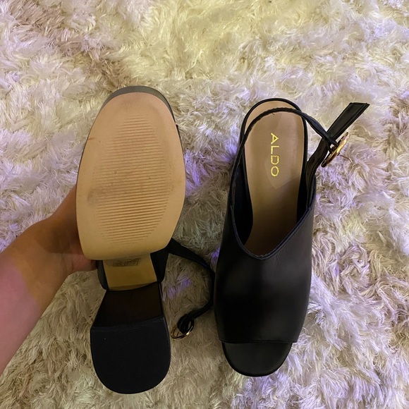 ✨ Black Platform sandals ✨ - Picture 3 of 3